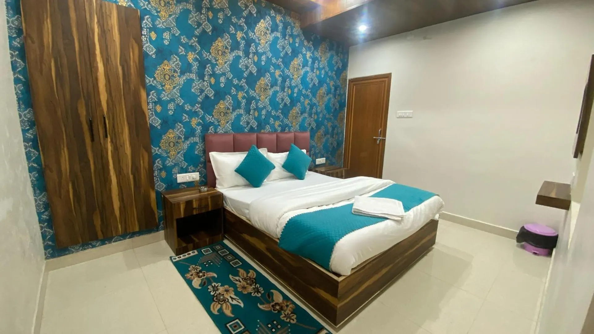 Hotel Gomati Residency Waranasi